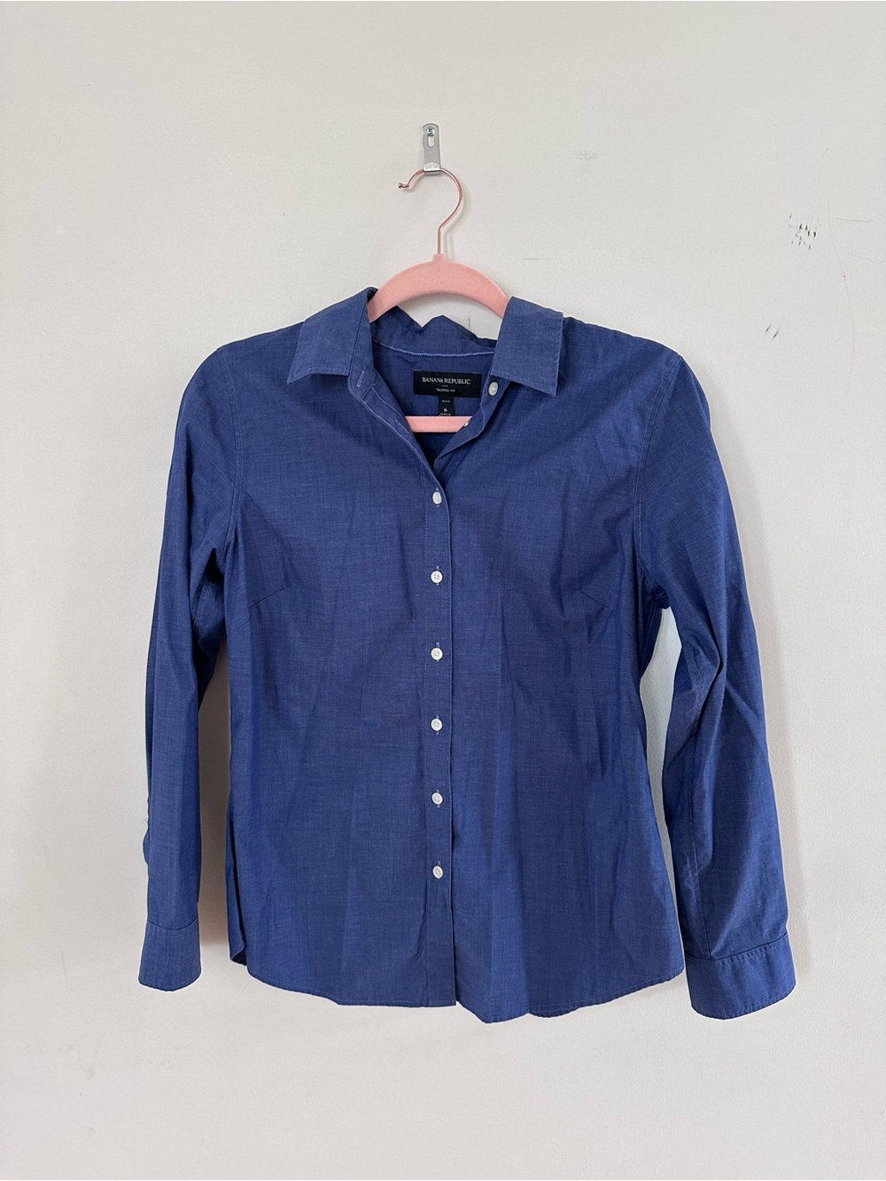 LIKE NEW 6P Banana Republic Dark Chambray-colored Button-Down